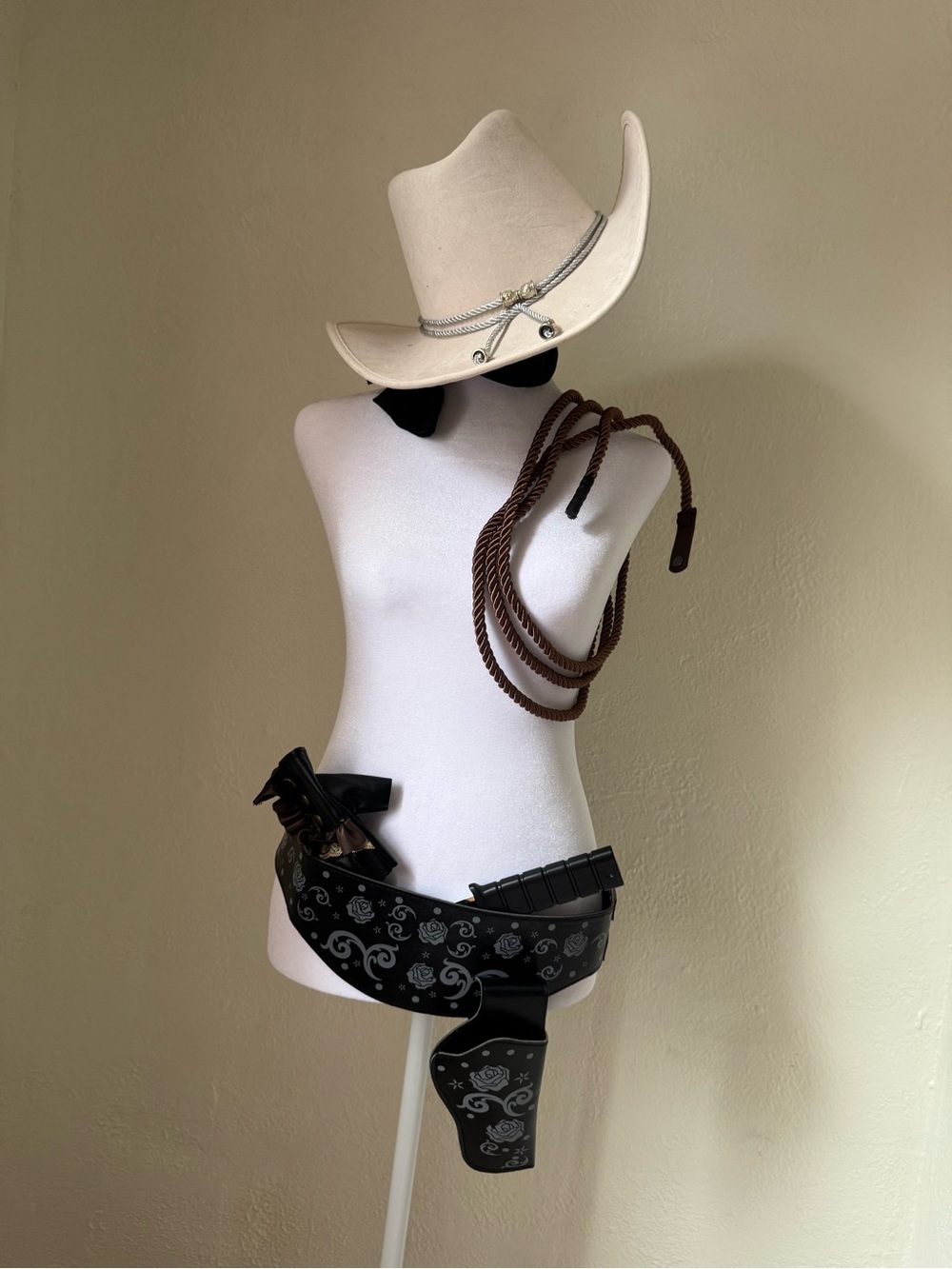 Western Cowboy Hat and Accessory Set - Cream Hat with Brown Rope